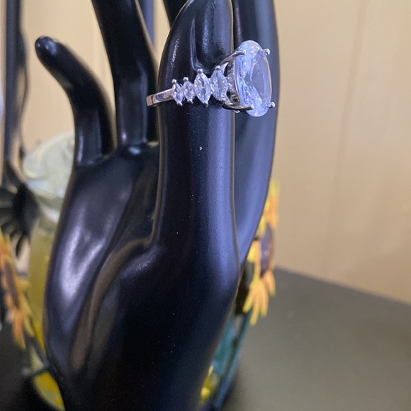 💍 Woman’s diamond ring 💍 - Picture 2 of 7